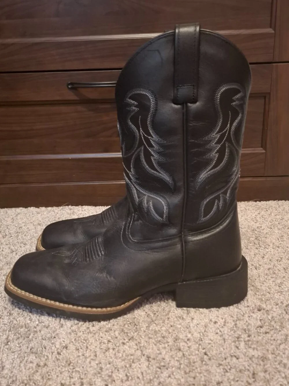 Mens 9.5D cowboy boots